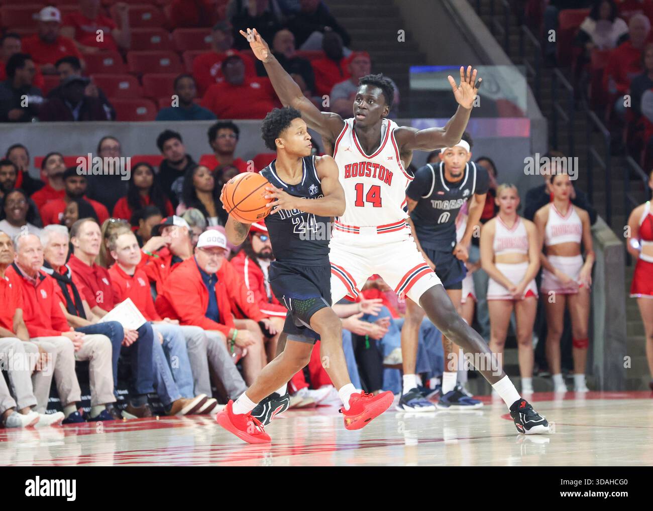 HOUSTON, TX - DECEMBER 10: Houston Cougars forward Kalifa Sakho (14 ...