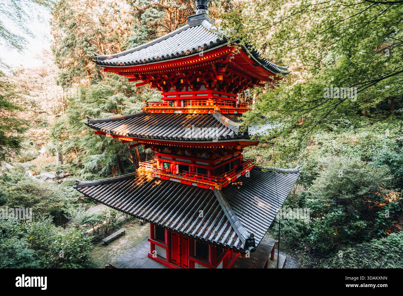 Japanese old architecture hi-res stock photography and images