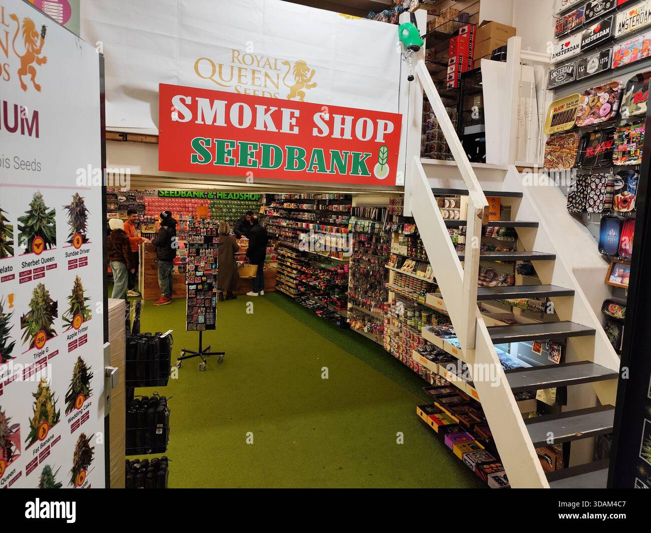 Smoke shop amsterdam hi-res stock photography and images - Alamy