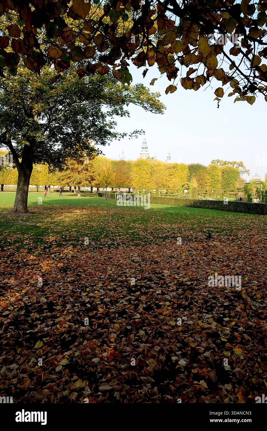 Copenhagen/Denmark 16.October 2018.. People enjoy sunny autumn day in ...