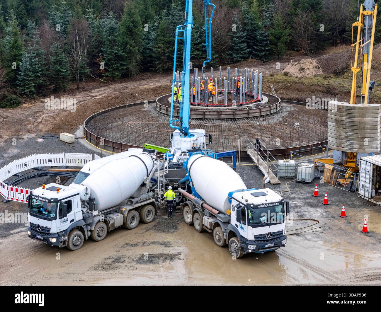 Betonage, betonieren des Fundament eines Windrad, über 7 Stunden lang ...