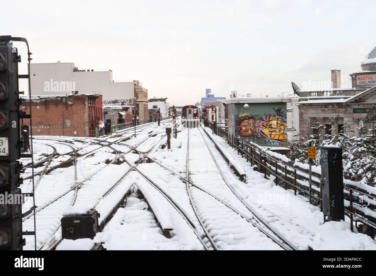 Waiting for the j train hi-res stock photography and images - Alamy