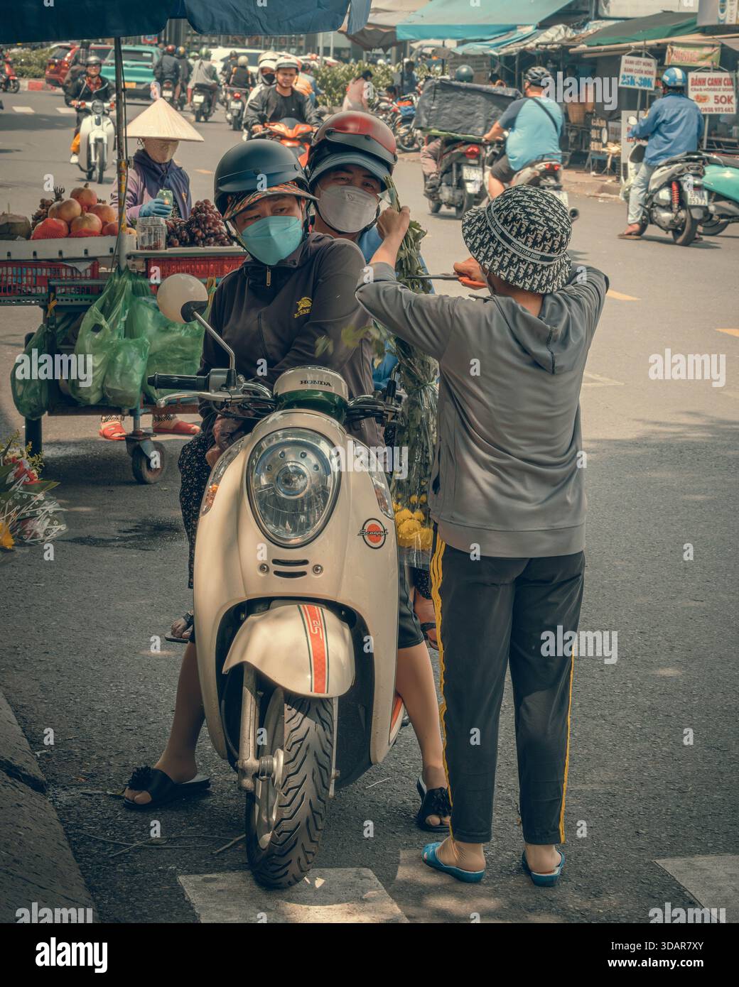 Bustling street scene captures hi-res stock photography and images - Alamy