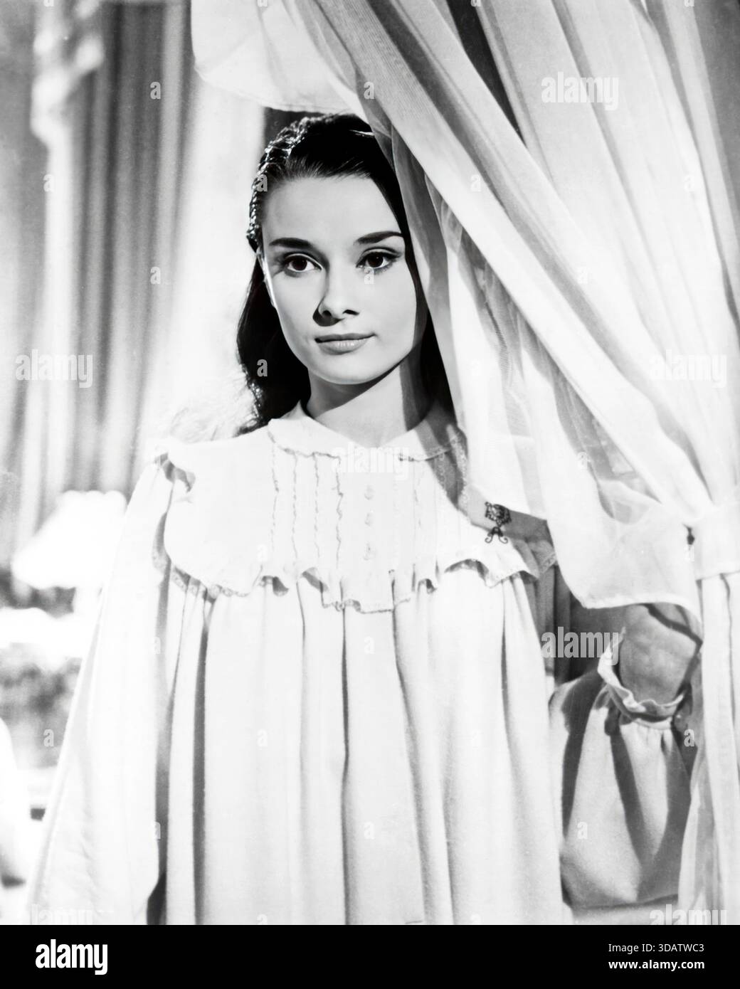 AUDREY HEPBURN in ROMAN HOLIDAY (1953), directed by WILLIAM WYLER. Credit:  PARAMOUNT PICTURES / Album Stock Photo - Alamy