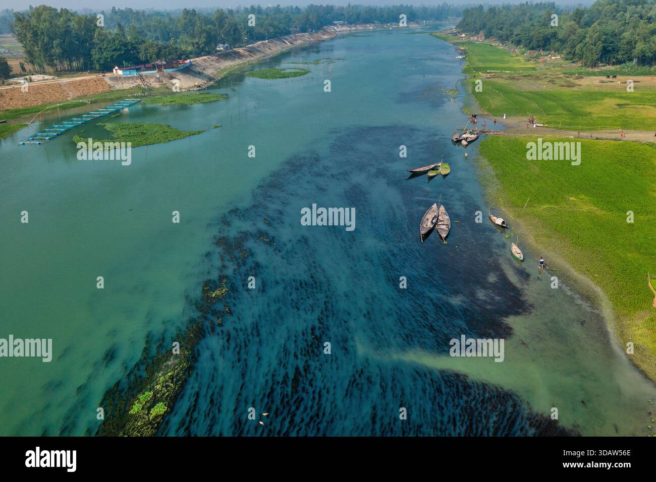 Different Color Rivers Merging Merging two colors hi-res stock photography and images - Alamy