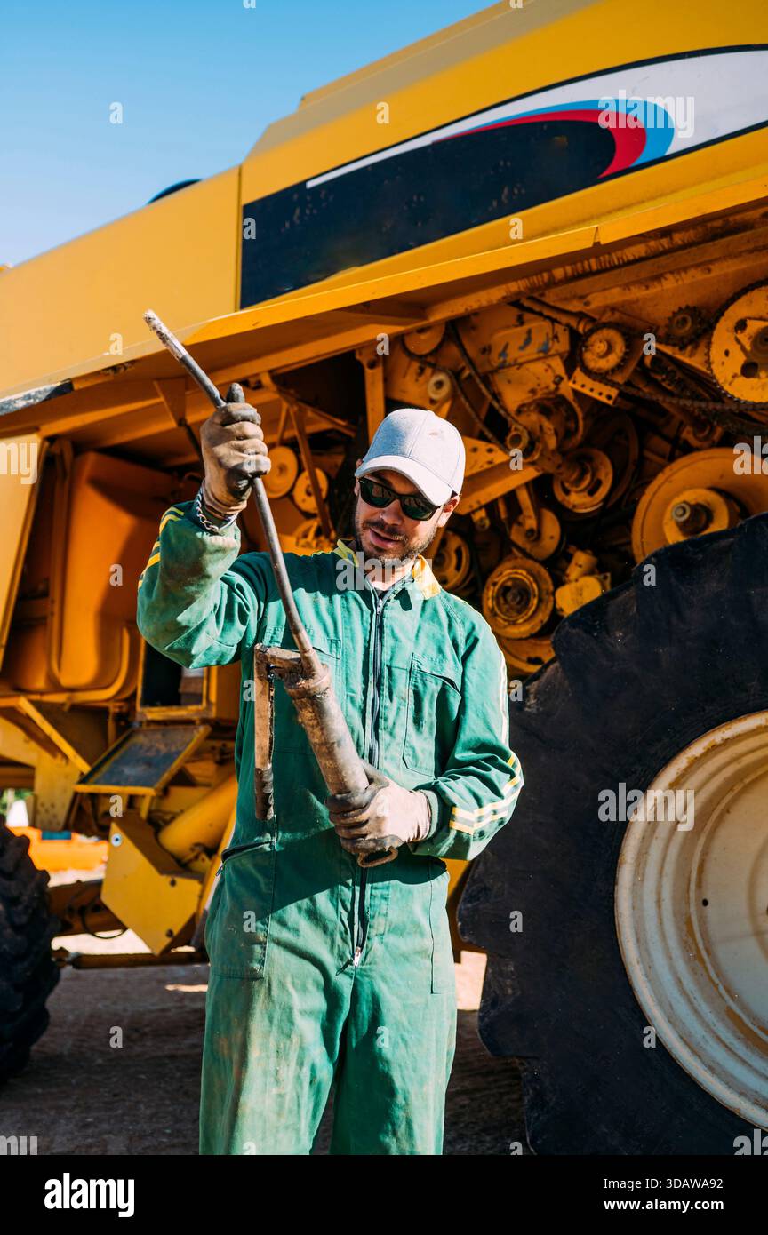 Farmer dressed in overalls hi-res stock photography and images - Alamy