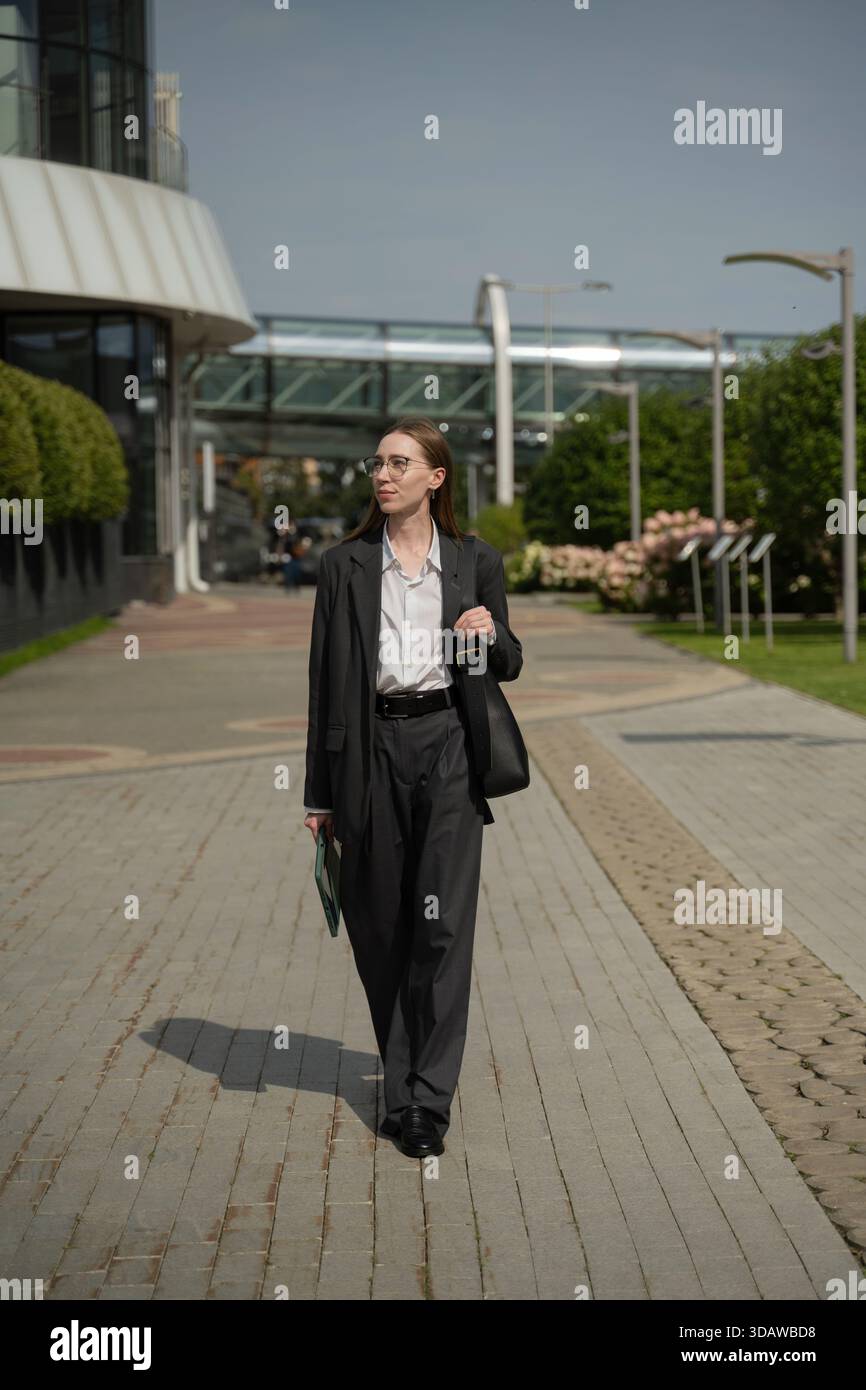 Woman dressed in formal attire hi-res stock photography and images - Alamy