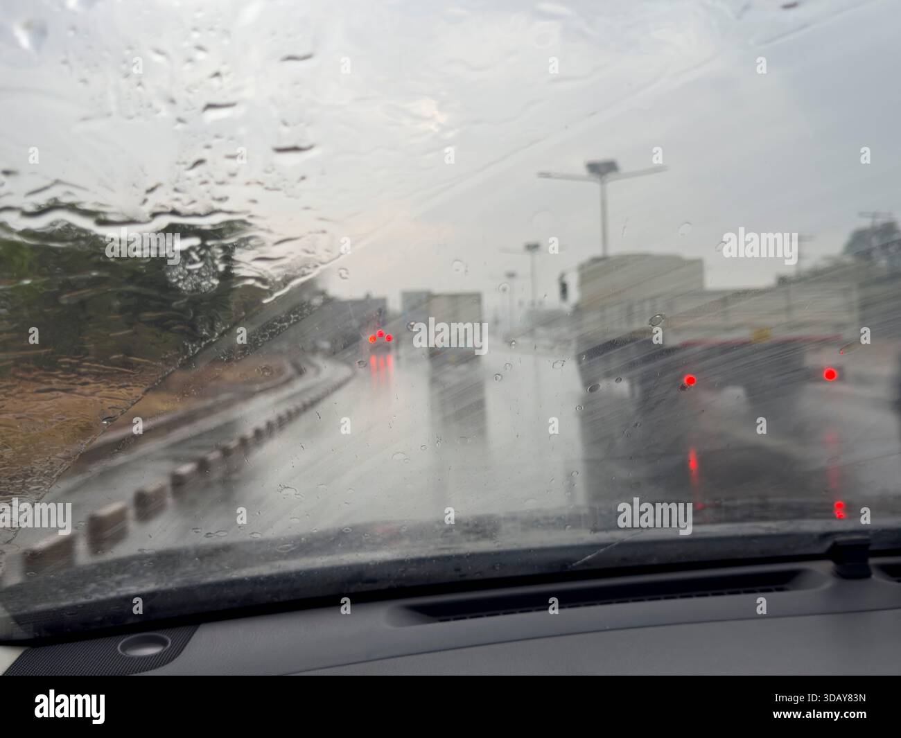 Lilongwe Malawi Africa. 10.11.2025.  Bad weather conditions with heavy rain  seen from car interior in Lilongwe Malawi Africa. - Stock Image