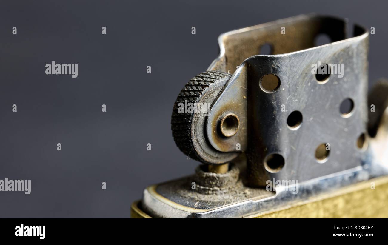 Lighter parts hi-res stock photography and images - Kingzendo