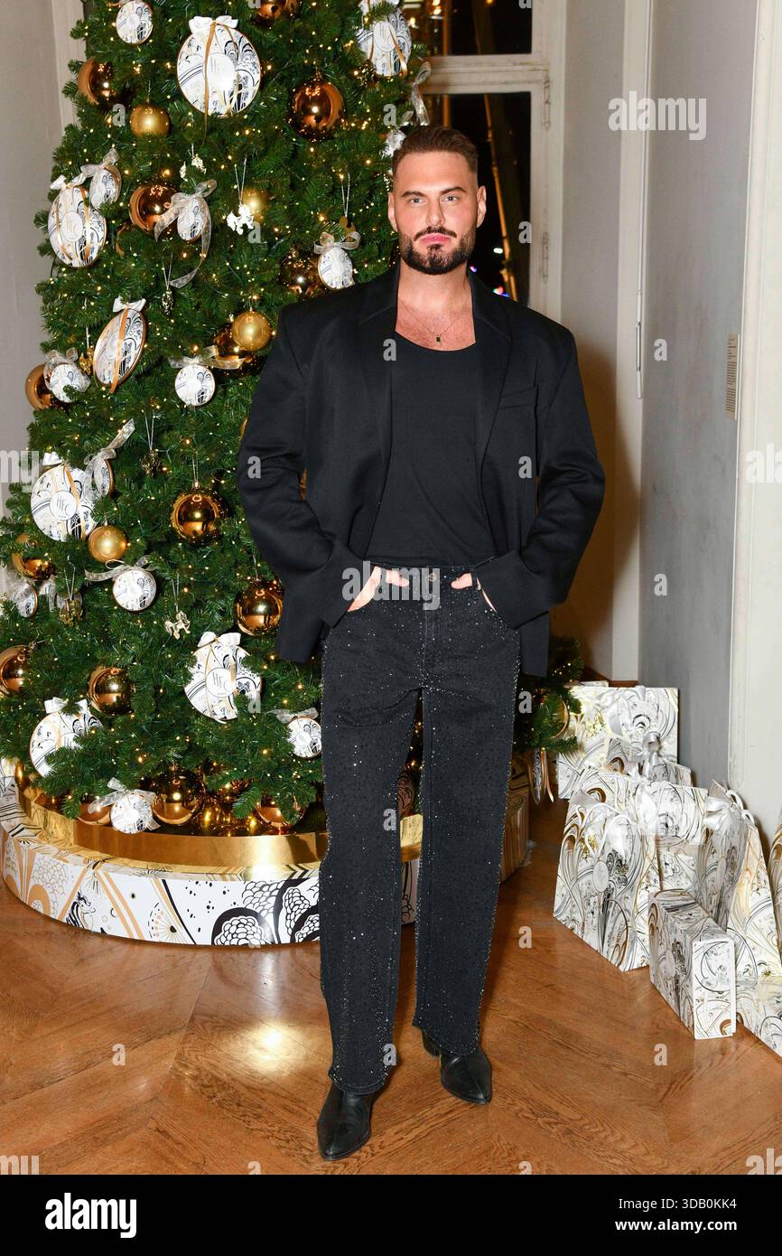 Paris, France. 11th Dec, 2025. Guest attends the HFC (Haute Fragrance Company) Christmas Party at the Musée des Arts décoratifs in Paris on December 11, 2025. Photo by Shootpix/ABACAPRESS.COM Credit: Abaca Press/Alamy Live News Stock Photo