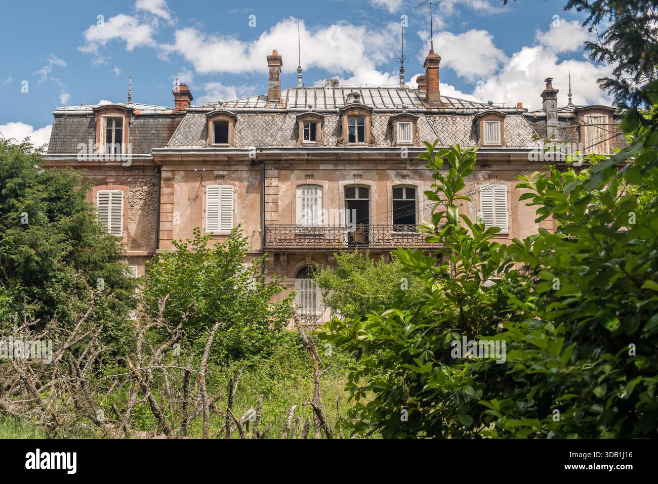 Ruin french hi-res stock photography and images - Alamy