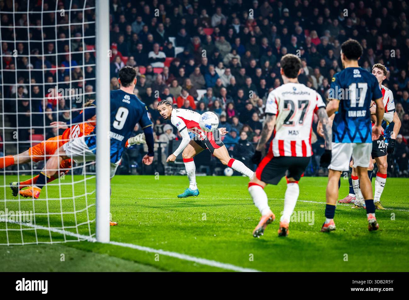 EINDHOVEN 13 12 2025 Philips Stadium Season 2025 2026 Dutch Eindhoven 13 12 2025 Philips Stadium Season 2025 2026 Dutch Eredivisie Football Match Between Psv And Heracles Almelo Picture Shows Psv Player Armando Obispo Photo By Pro Shotssipa Usa 3DB2R5Y