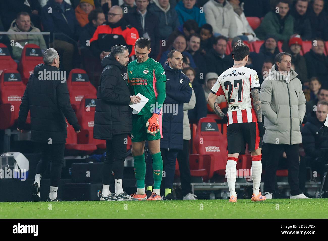EINDHOVEN 13 12 2025 Philips Stadium Season 2025 2026 Dutch Eindhoven 13 12 2025 Philips Stadium Season 2025 2026 Dutch Eredivisie Football Match Between Psv And Heracles Almelo Picture Shows Psv Goalkeeper Matej Kovar Photo By Pro Shotssipa Usa 3DB2WDX