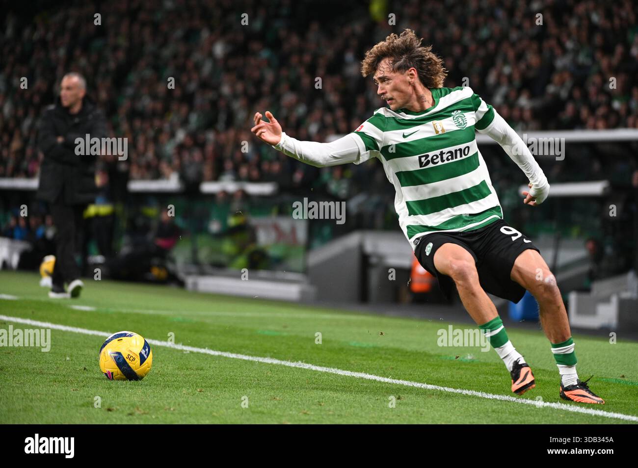 lisbon-portugal-13-december-2025-ricardo-mangas-defender-of-sporting
