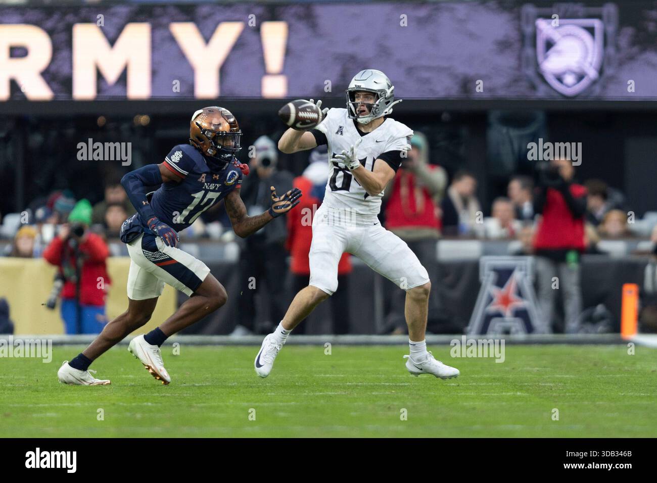 BALTIMORE, MD - DECEMBER 13: Army West Point Black Knights wide ...