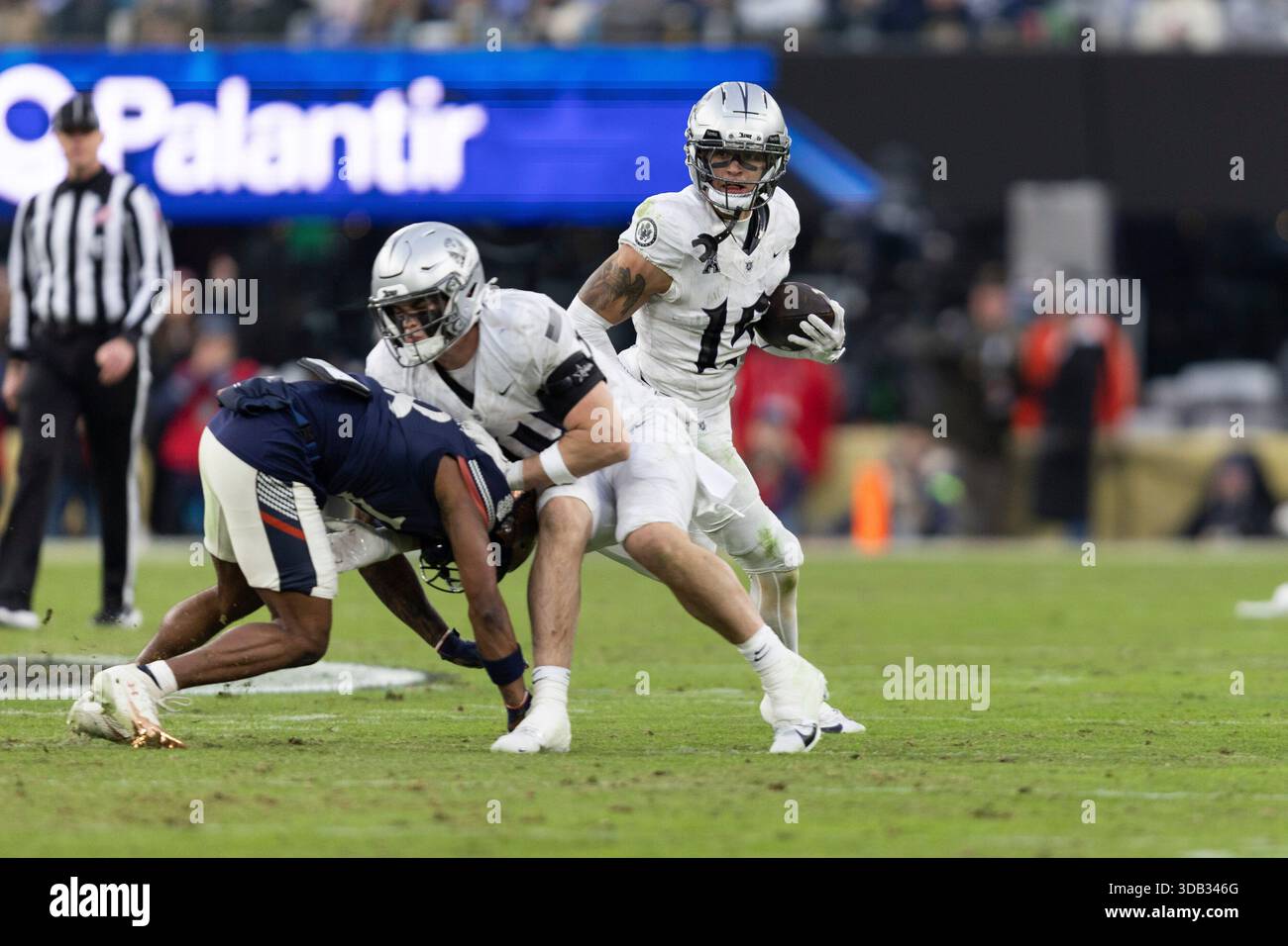 BALTIMORE, MD - DECEMBER 13: Army West Point Black Knights running back ...