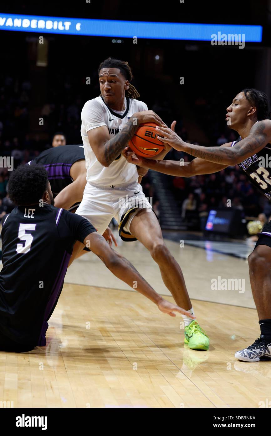 NASHVILLE, TN - DECEMBER 13: Vanderbilt Commodores guard Tyler Harris ...