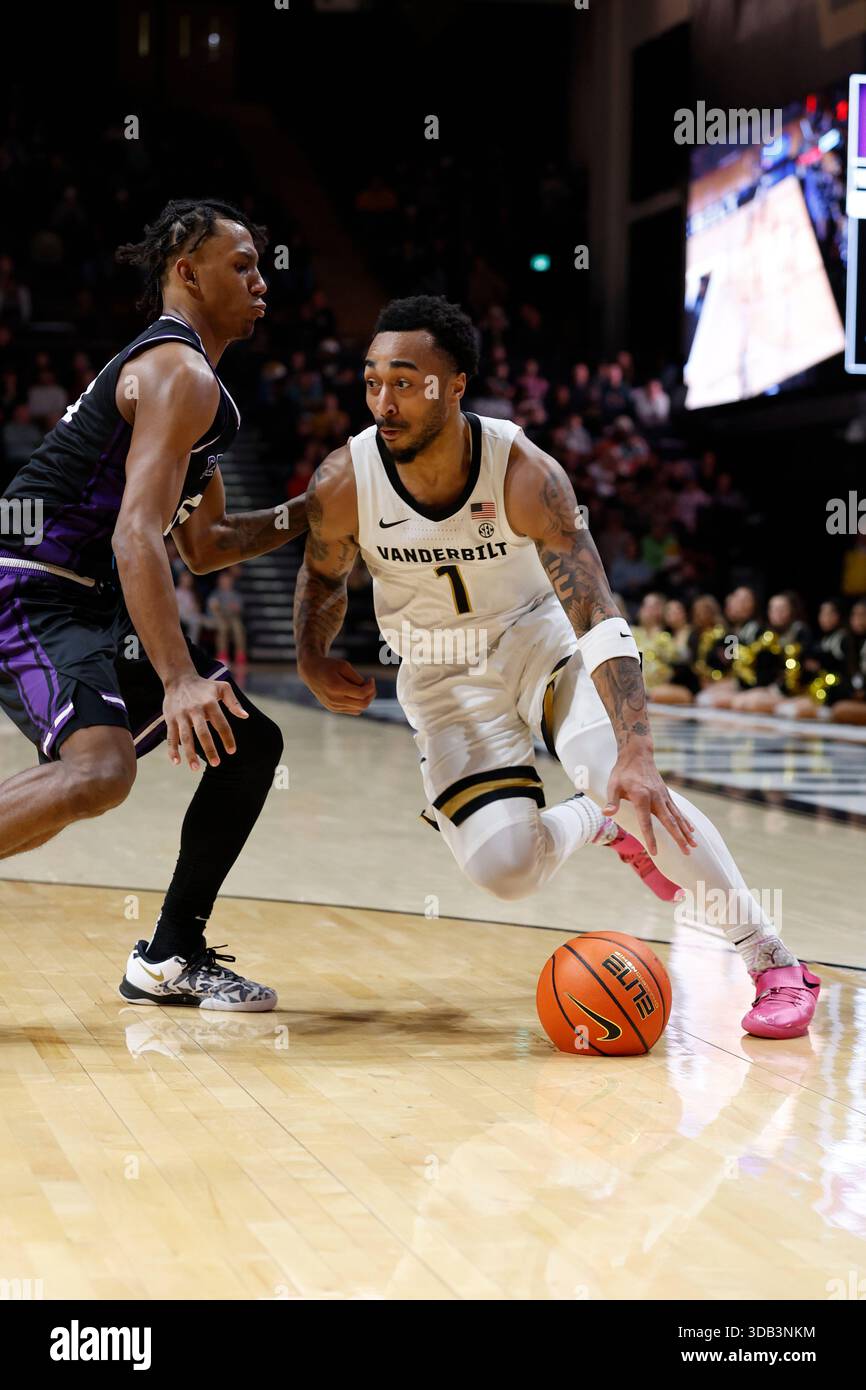 NASHVILLE, TN - DECEMBER 13: Vanderbilt Commodores guard Frankie ...