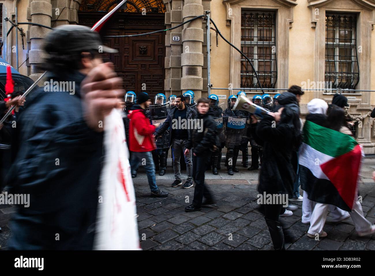 Turin Riots December 13, 2025, Turin, Abruzzo, Italy: Regional protest in Turin to ...