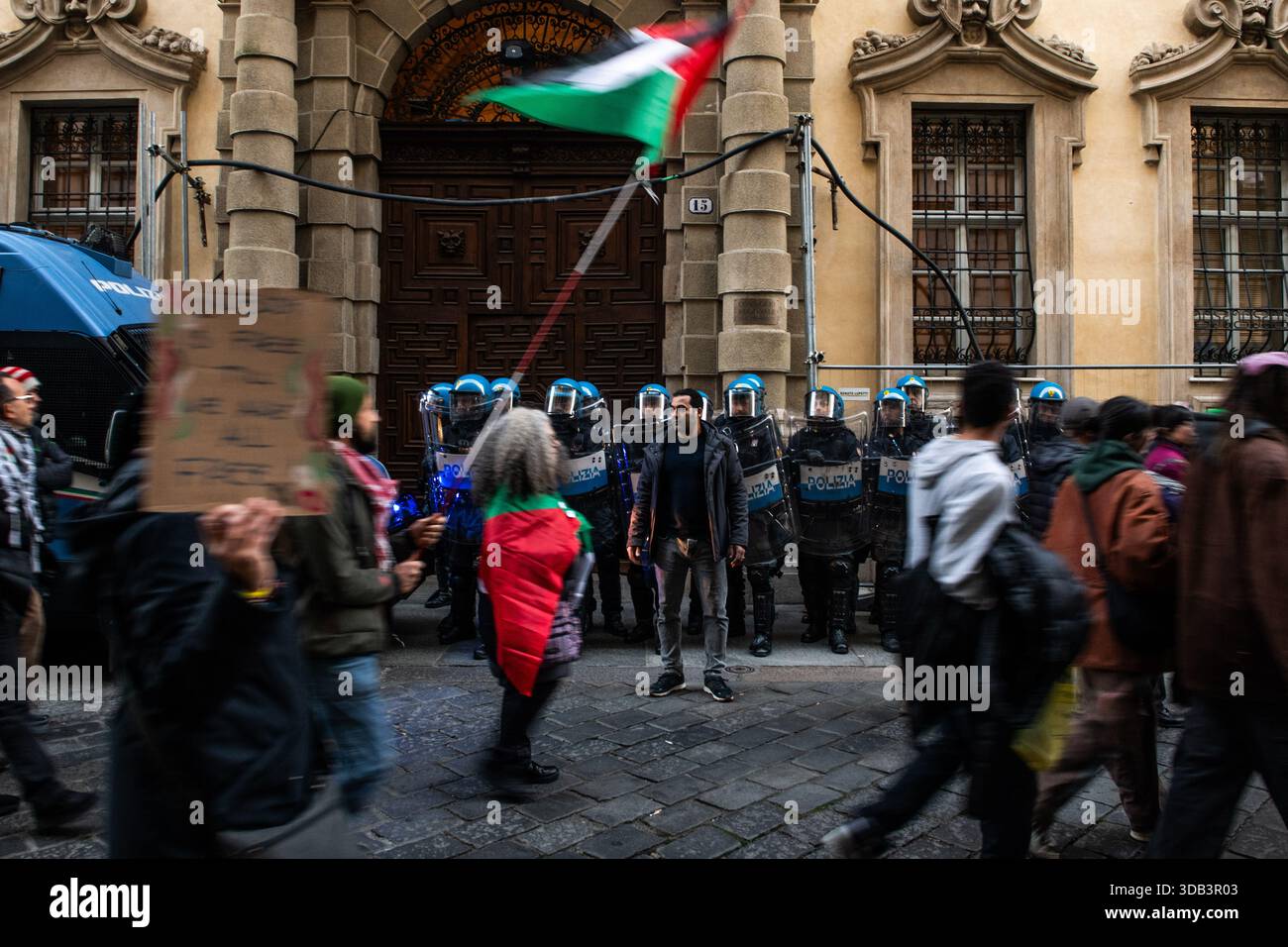 Turin Riots December 13, 2025, Turin, Abruzzo, Italy: Regional protest in Turin to ...