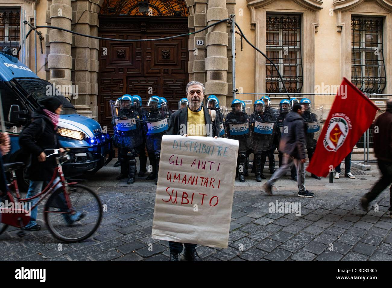 Turin Riots December 13, 2025, Turin, Abruzzo, Italy: Regional protest in Turin to ...