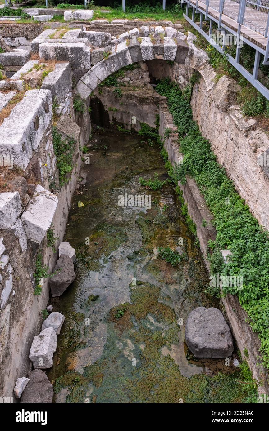 The 2,000-Year-Old Peruvian Aqueduct That Still Challenges Modern Assumptions 18 Ancient Agora of Smyrna ruins in Izmir, Turkey, showing a stone arch, water channel with algae, lush vegetation, and a modern walkway Stock Photo - Alamy