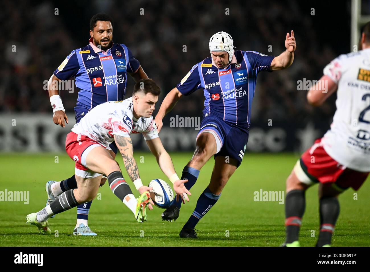 gaetan-barlot-of-ubb-and-boris-palu-of-ubb-and-tomi-lewis-of-scarlets