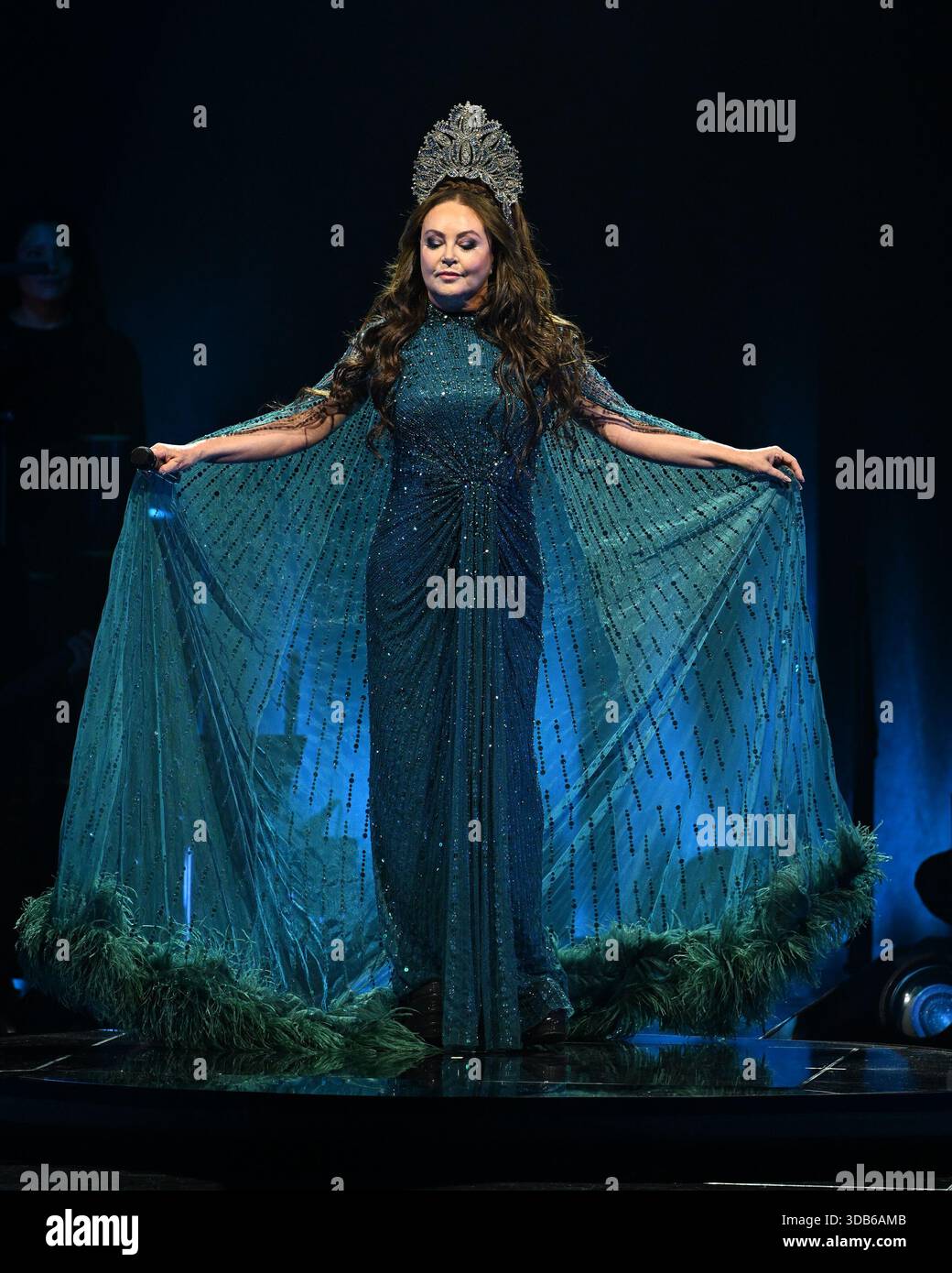 HOLLYWOOD FL DECEMBER 13 Sarah Brightman Performs During A Winter hollywood-fl-december-13-sarah-brightman-performs-during-a-winter