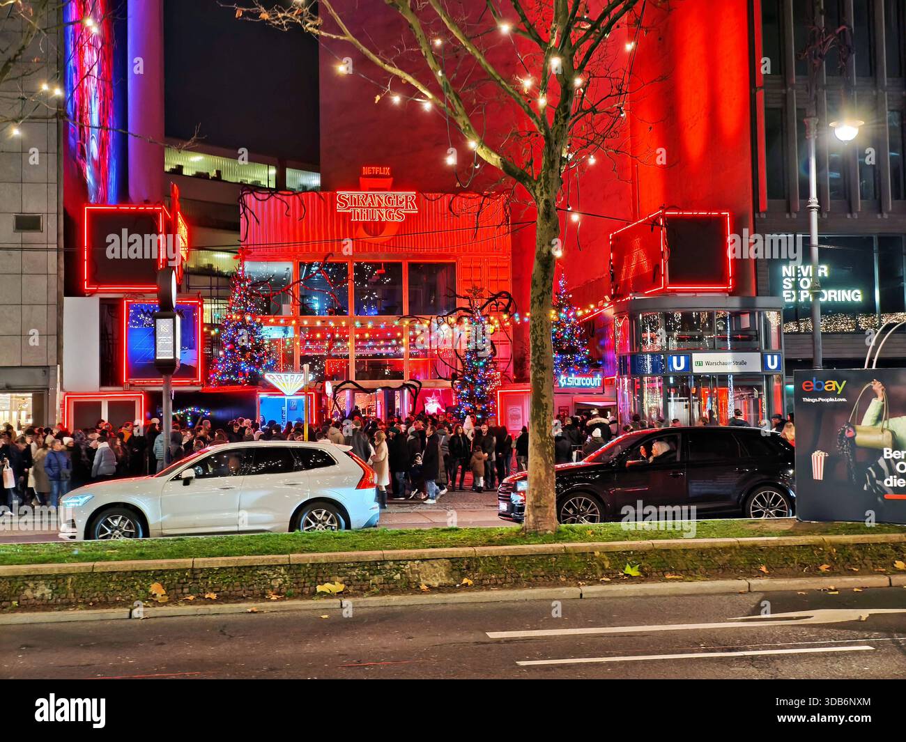 2025-12-13-berlin-hawkins-christmas-market-stranger-things