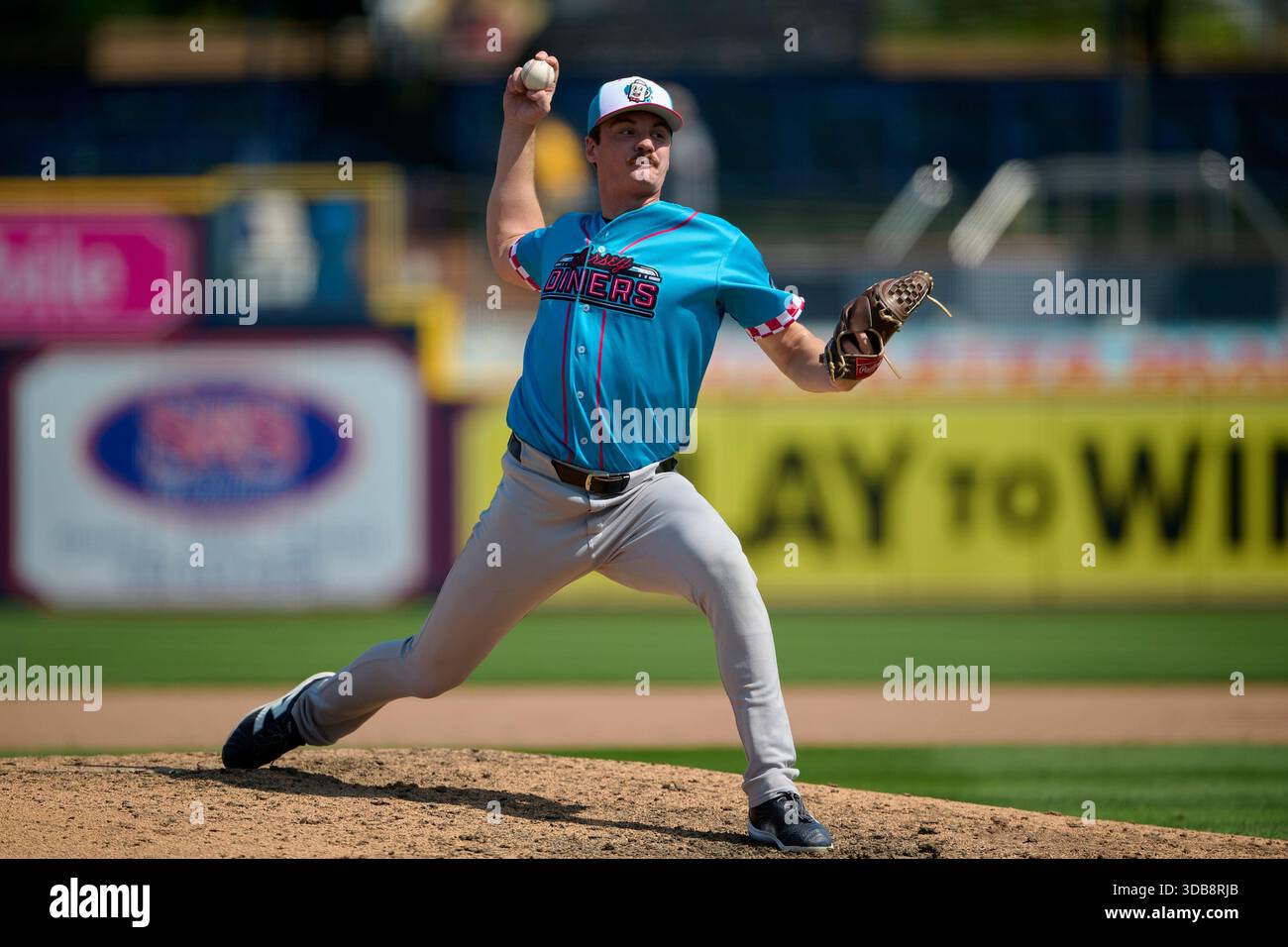 Jersey Diners pitcher Zach Messinger (32) during an MiLB Eastern League ...
