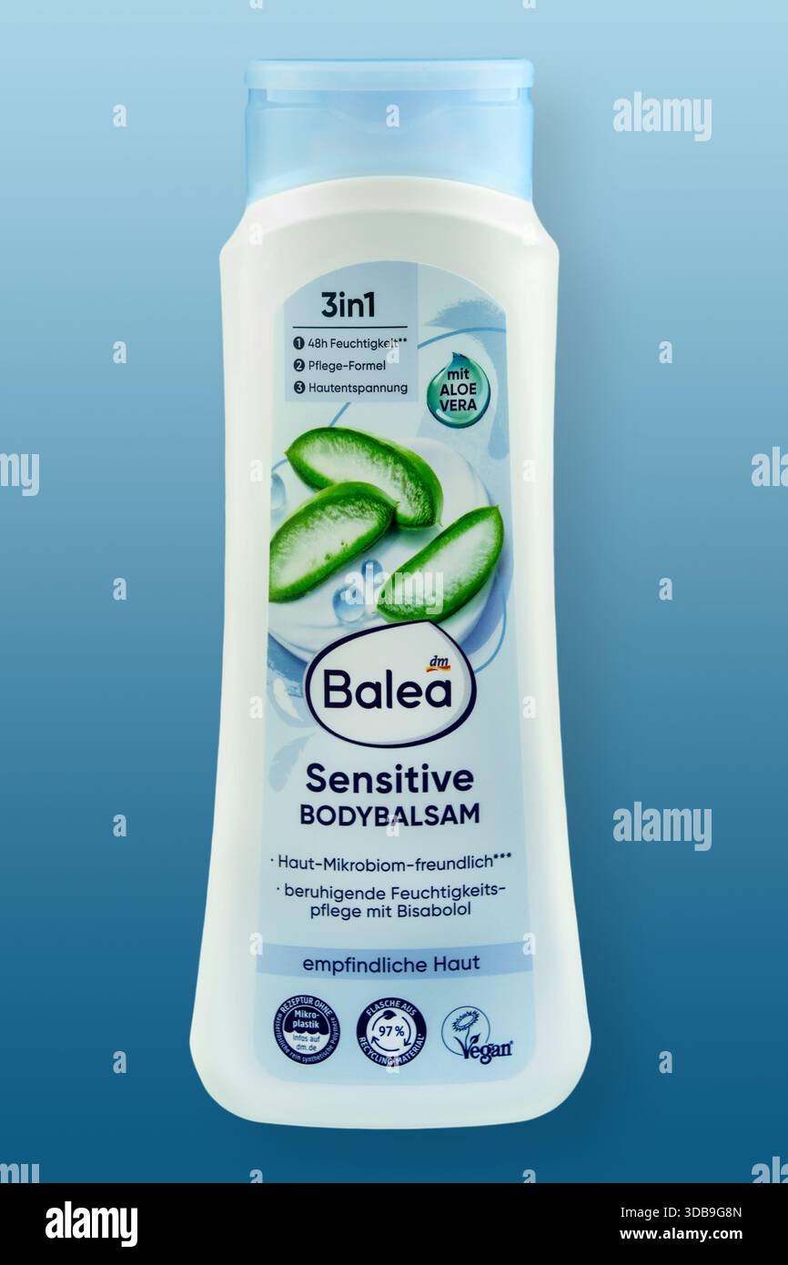 Bodylotion Bodybalsam Sensitive von Balea Stock Photo - Alamy