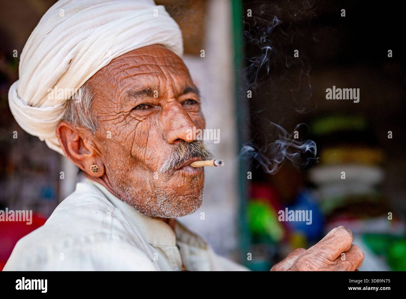 Traditional punjabi clothing hi-res stock photography and images