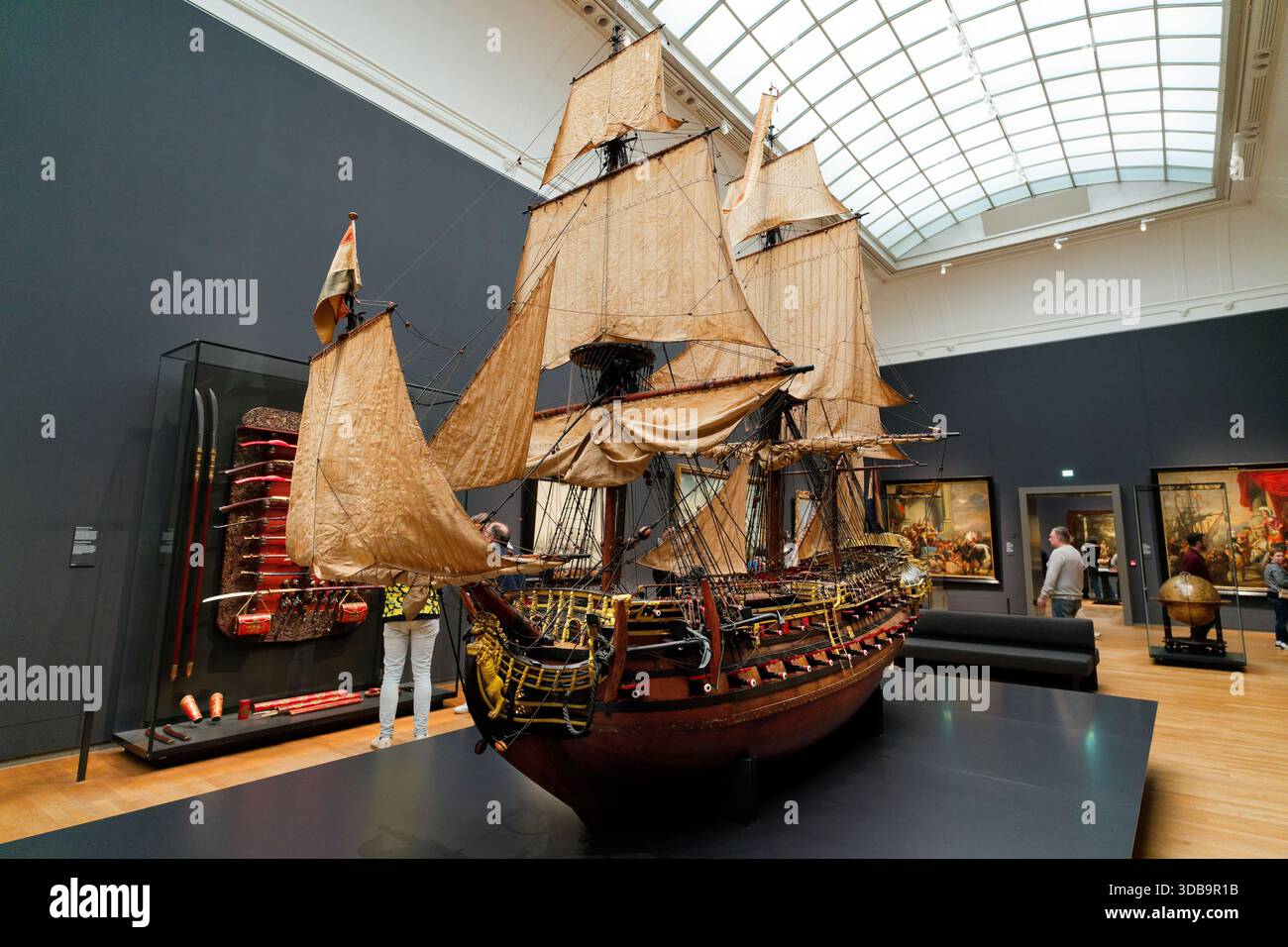 Detailed ship model hi-res stock photography and images - Alamy