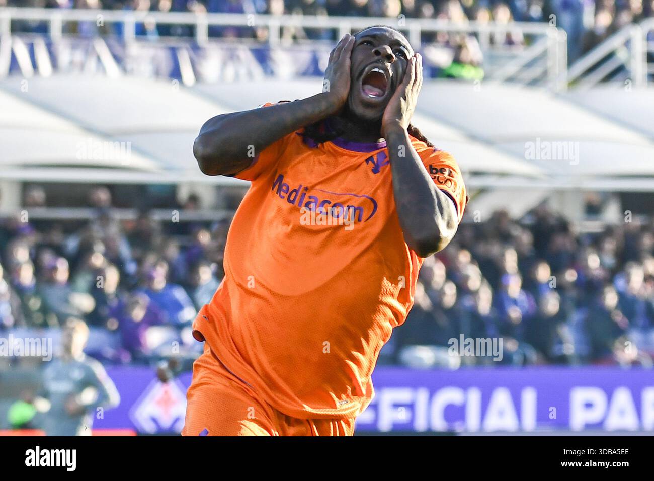 Florence, Italy. 14th Dec, 2025. Bioty Moise Kean (Fiorentina) during ACF  Fiorentina vs Hellas Verona FC,, image size:1300x956