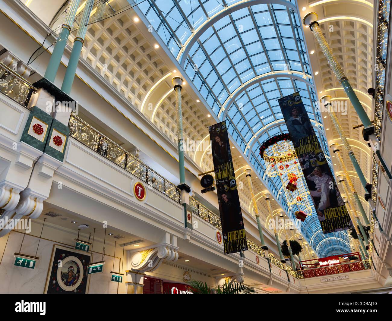 Atrium chandeliers hi-res stock photography and images - Alamy