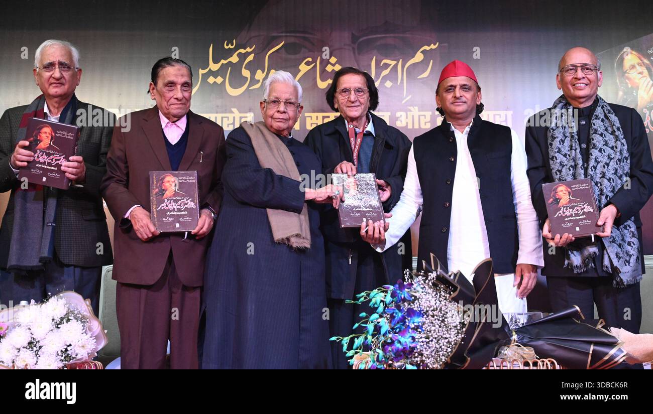 NEW DELHI, INDIA - DECEMBER 15: Urdu poet Waseem Barelvi, Samajwadi ...