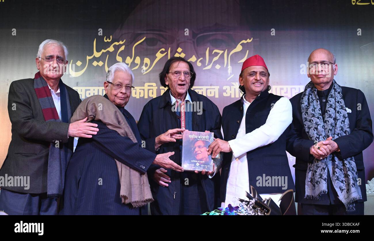 NEW DELHI, INDIA - DECEMBER 15: Urdu poet Waseem Barelvi, Samajwadi ...