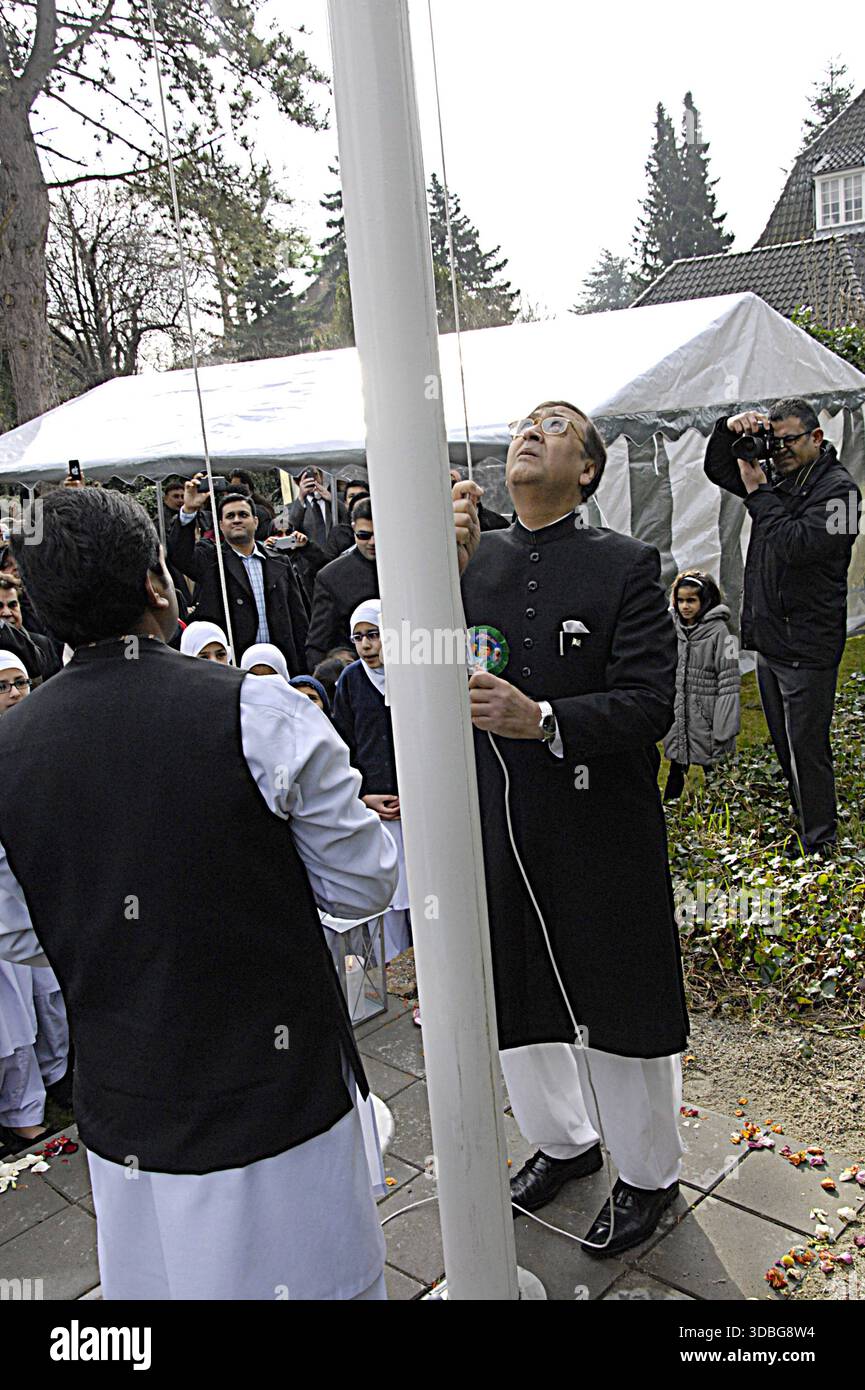 COPENHAGEN /DENMARK- Masroor A.Junejo H.E.Ambassador of Pakistan to ...