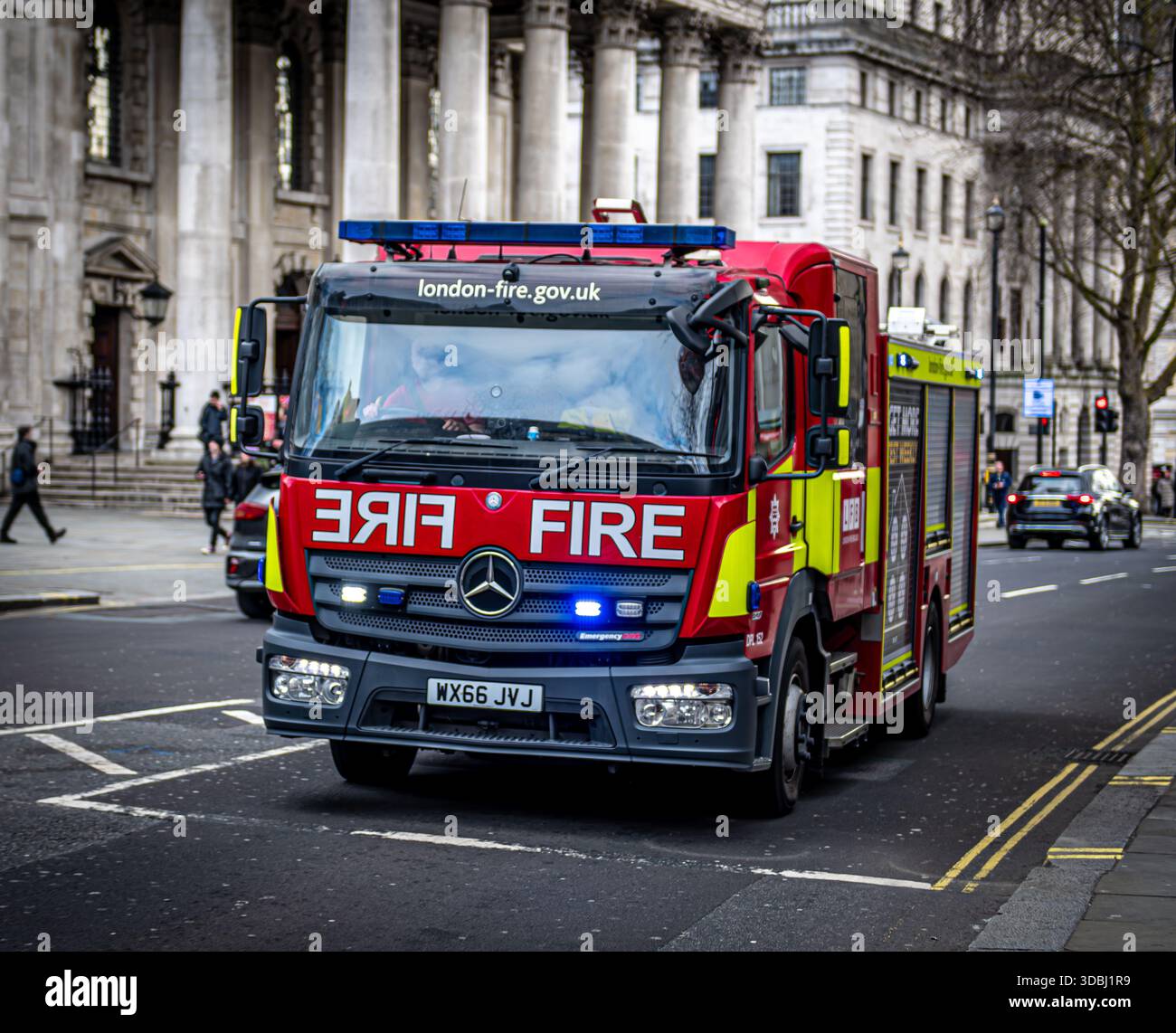 Camion De Pompier Mercedes Atego – Unité D'urgence Londres, échelle 1/50, Minitrucks, Résine