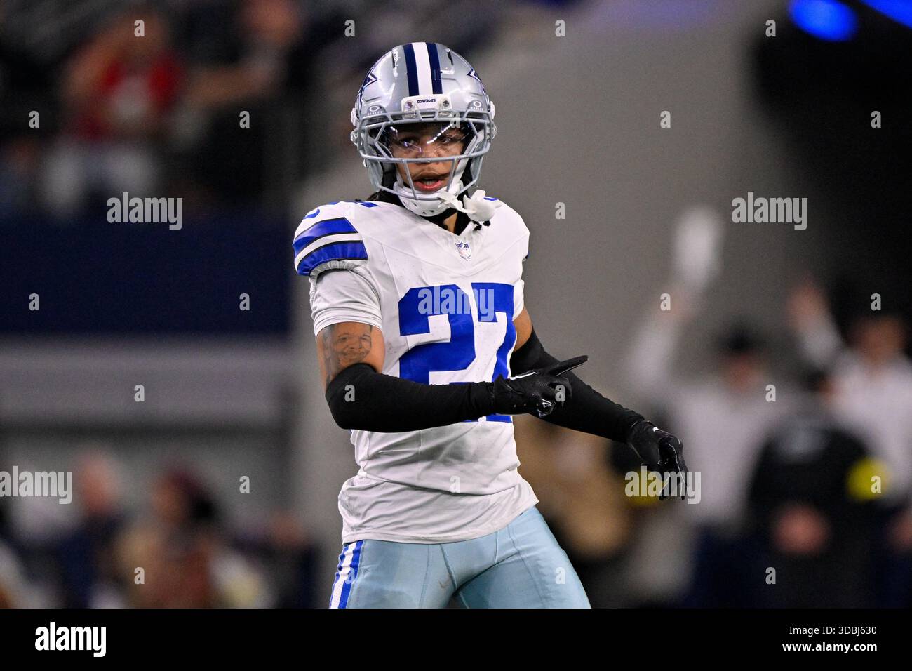 Dallas Cowboys cornerback Reddy Steward (27) gets into position during ...