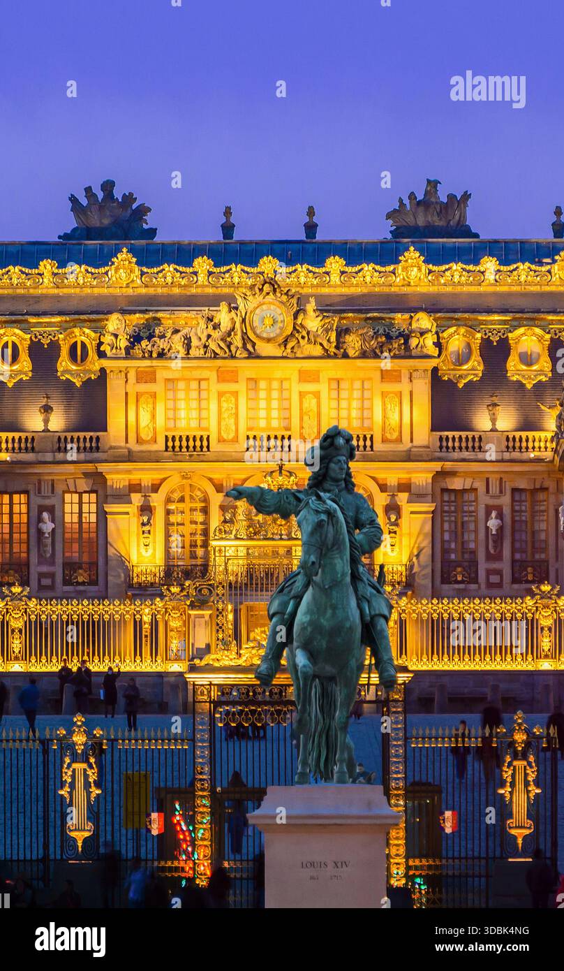 france-yvelines-78-versailles-statue-questre-de-louis-xiv