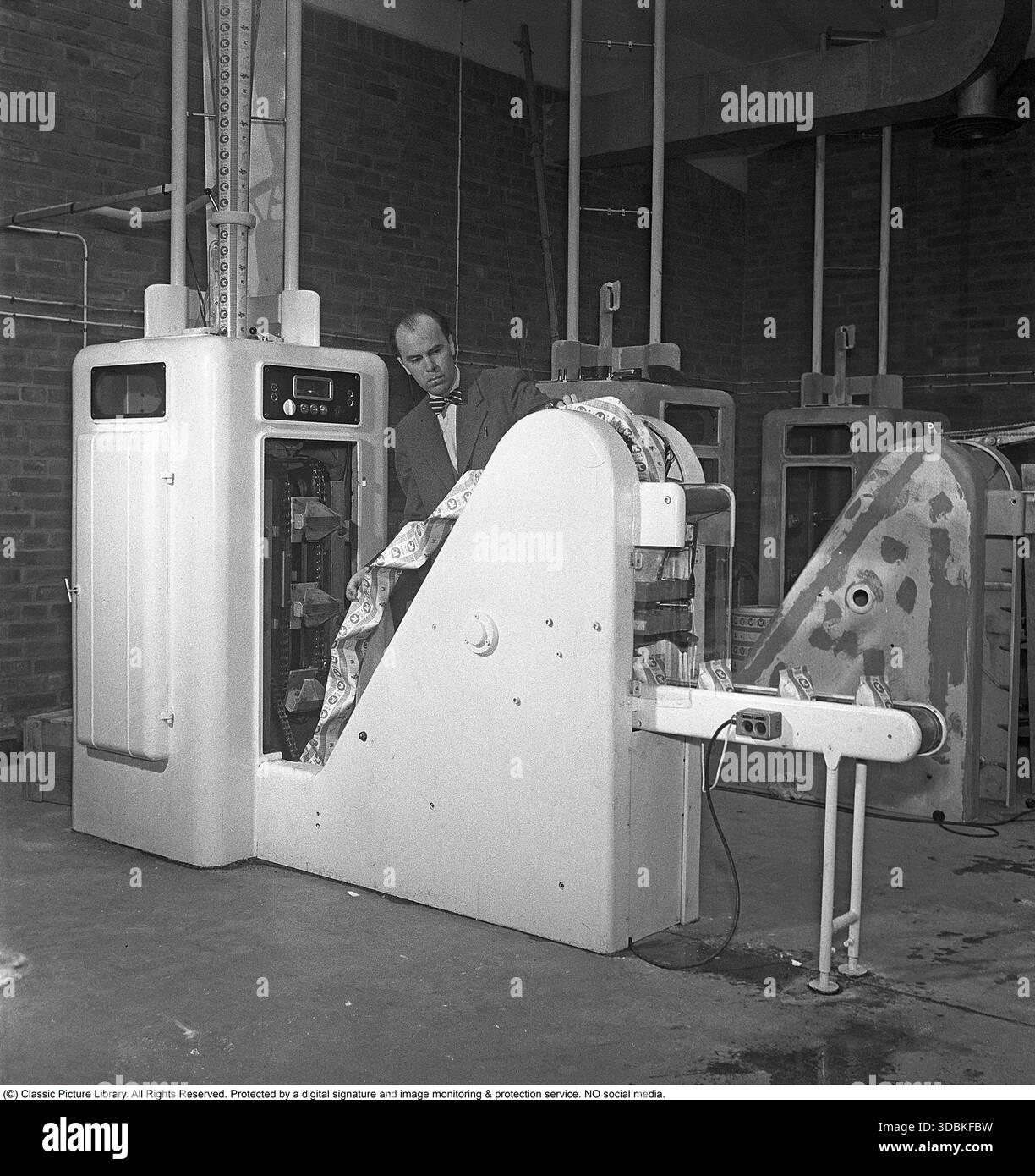 The first Tetra Pak carton – a tetrahedron patented by Ruben Rausing ...