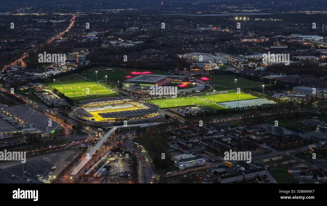 UK eyes 'walk me home' phone-tracker to protect lone women, image size:1300x821