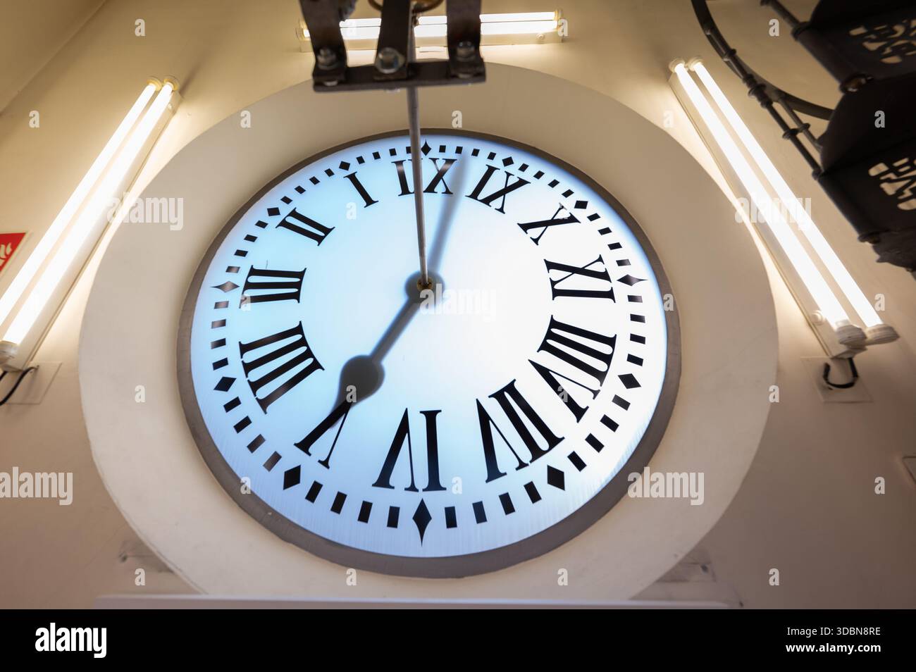 Is the Post Office Closed on New Year's Day? Yes., image size:1300x954