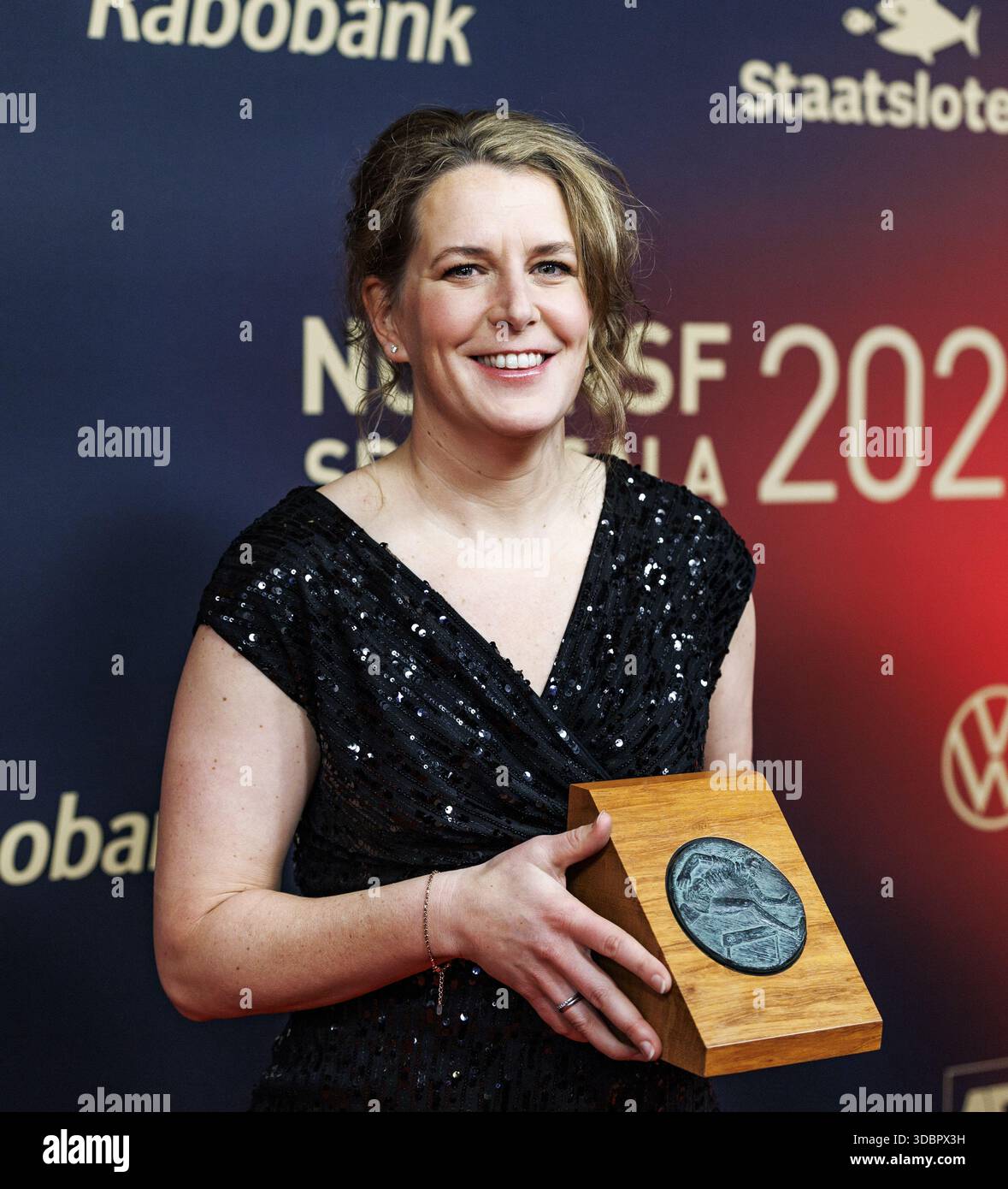 ARNHEM Irene W st Poses With Her Award After Winning The Fanny arnhem-irene-w-st-poses-with-her-award-after-winning-the-fanny