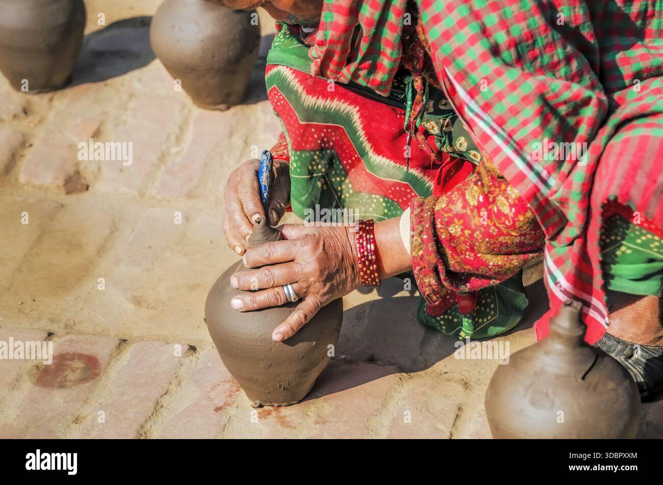 Hand made pottery hi-res stock photography and images - Alamy