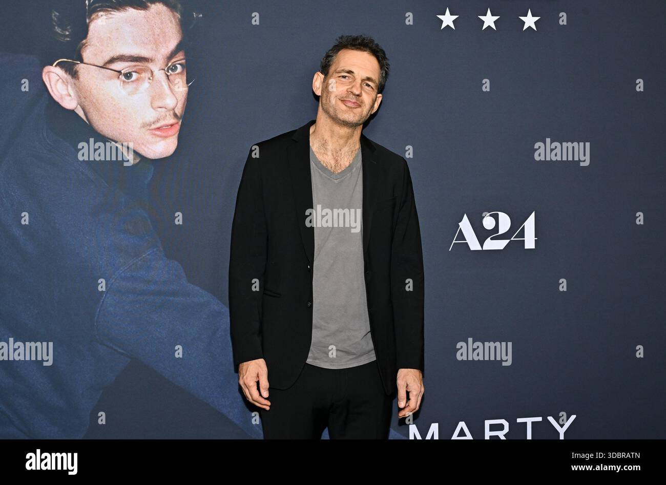 Geza Rohrig attends the premiere of 