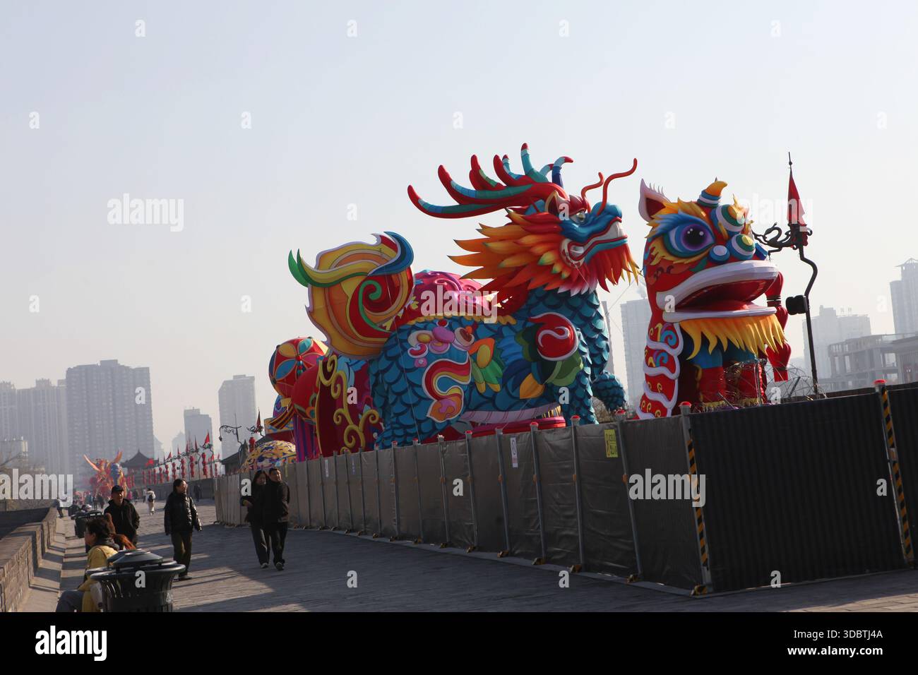 Festive lanterns are installed for the 2026 Xi'an City Wall Lantern ...
