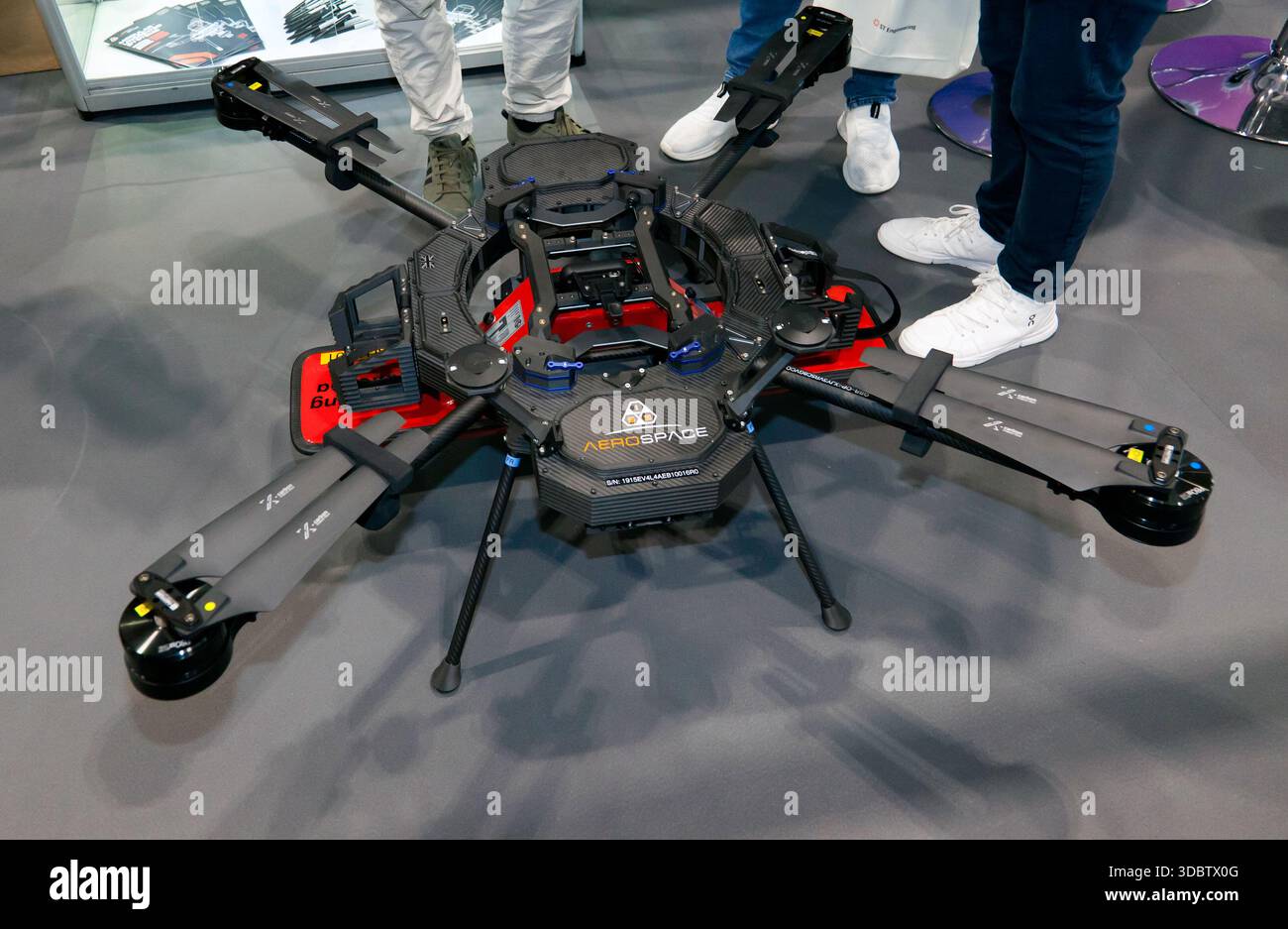 Payload capacity 8kg hi-res stock photography and images - Alamy