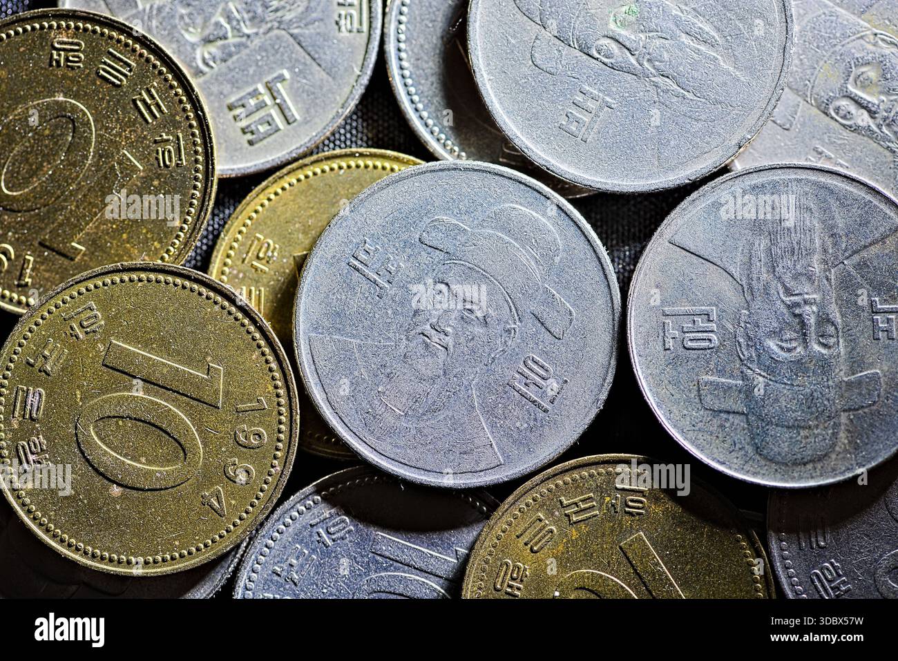 Coins of South Korea with depiction of Yi Sin-sin Stock Photo - Alamy
